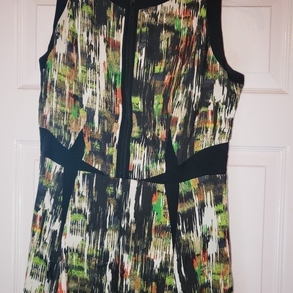 Classiques Entier Dress size 6 95% Silk sleeveless. - Picture 3 of 7